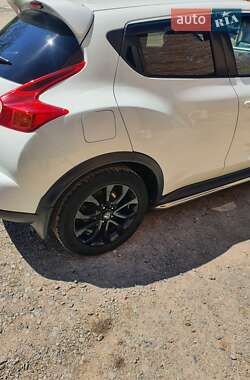 Внедорожник / Кроссовер Nissan Juke 2012 в 