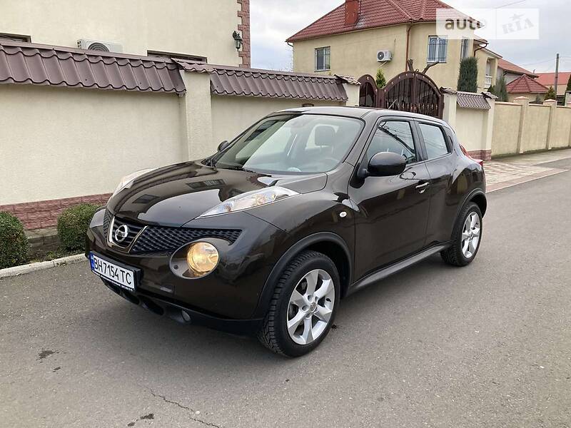Внедорожник / Кроссовер Nissan Juke 2012 в 