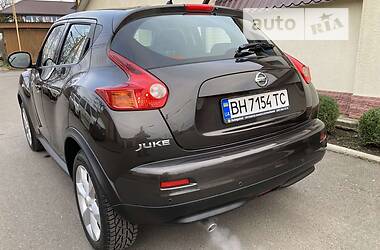 Внедорожник / Кроссовер Nissan Juke 2012 в 