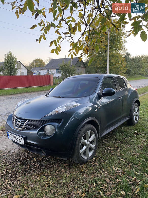 Внедорожник / Кроссовер Nissan Juke 2011 в 