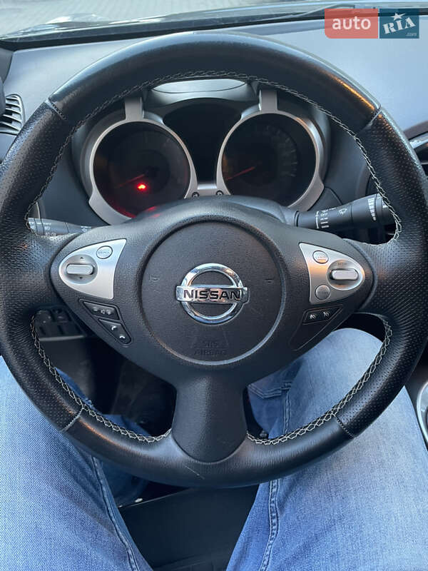 Позашляховик / Кросовер Nissan Juke 2012 в Чернівцях