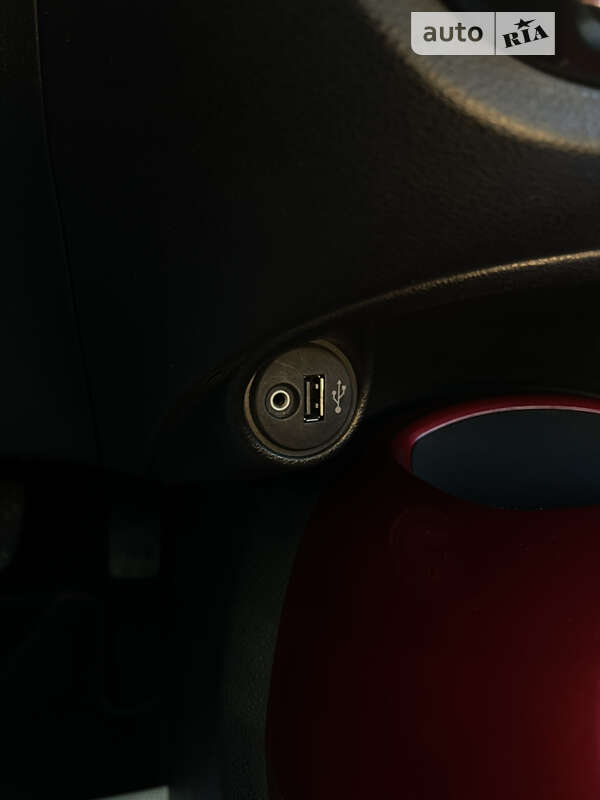 Внедорожник / Кроссовер Nissan Juke 2012 в Тячеве