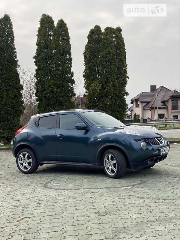 Внедорожник / Кроссовер Nissan Juke 2010 в Буче