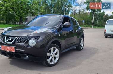 Позашляховик / Кросовер Nissan Juke 2010 в 