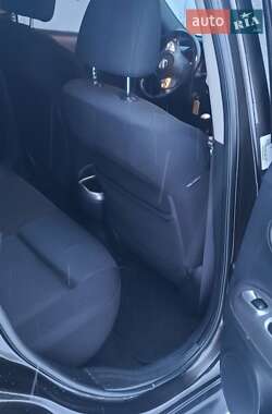 Позашляховик / Кросовер Nissan Juke 2010 в 