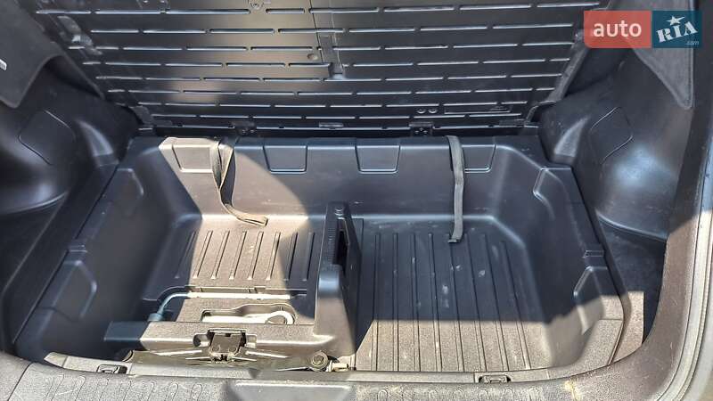 Позашляховик / Кросовер Nissan Juke 2016 в Дніпрі