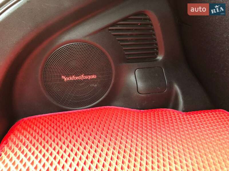 Позашляховик / Кросовер Nissan Juke 2016 в Кам'янському