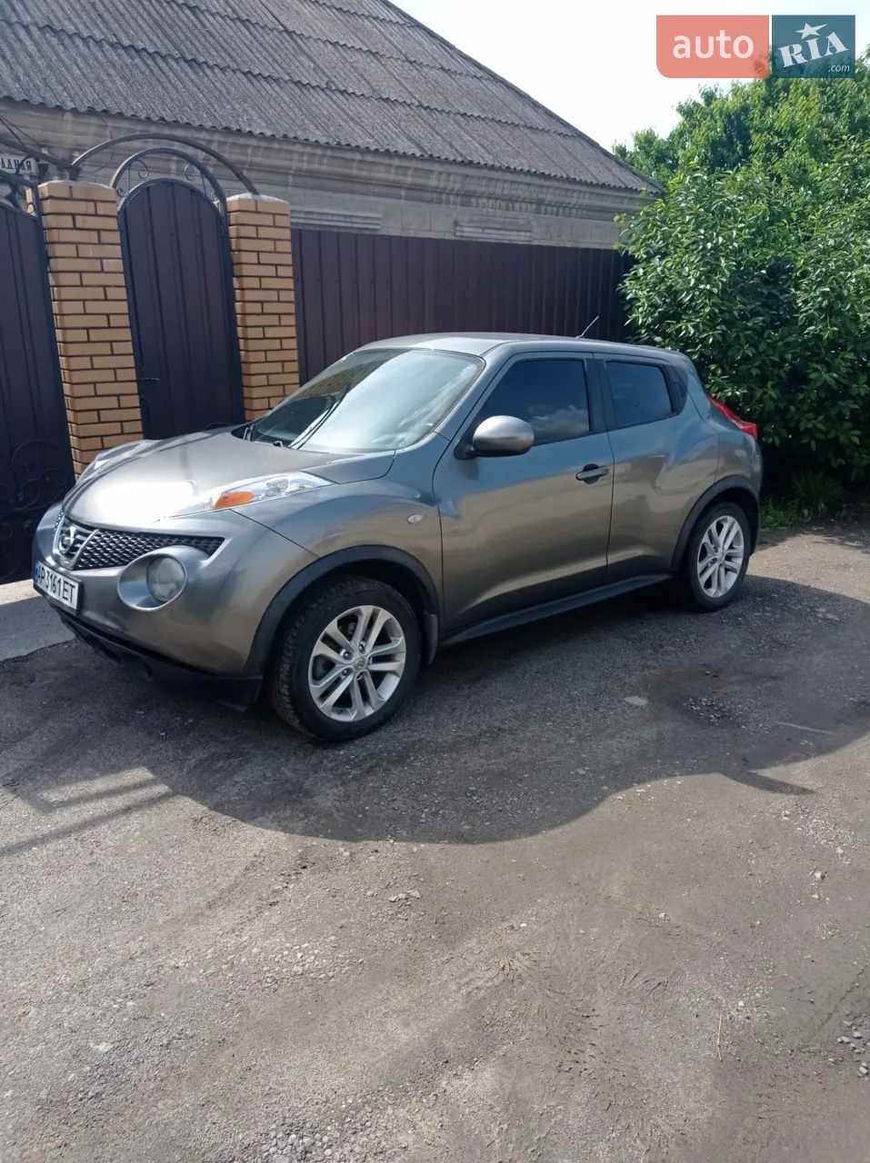 Пропоную власне авто Nissan juke 13р. з пробігом 110тис. Володію майже 3р.
За час користування було зроблено:
-заміна в круг гальмівні колодки, з ручніком (Brembo)
-заміна передніх гальмівнів дисків
-заміна передніх амортизаторів з верхніми опорами
-заміна ричачів та саленблоків в зборі
-заміна стіік стабілізаторів разом зі втілками
-заміна усіх пальників на полу осях
-заміна радіатора охолодження, з новою охолоджуючої рідиною
-заміна дросільної заслони з свічками (у офіціального діліра)
-заміна мастила в Варіаторі з фільтрами
-нове мастила в двигуні 2т.
-нова зимова гума
-зроблений схід розвал
На разі авто у дуже чудовому стані, перевірки на будь якому вашому СТО.
За додатковою інформацією телефонуйте!
Слава Україні!