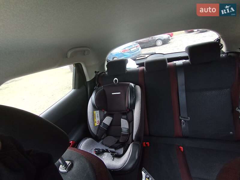 Позашляховик / Кросовер Nissan Juke 2011 в Львові