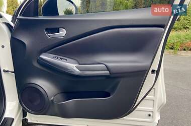 Внедорожник / Кроссовер Nissan Juke 2021 в 