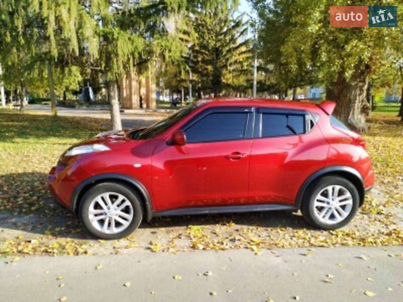 Внедорожник / Кроссовер Nissan Juke 2011 в 
