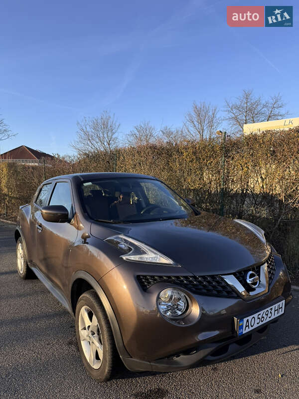 Внедорожник / Кроссовер Nissan Juke 2018 в 