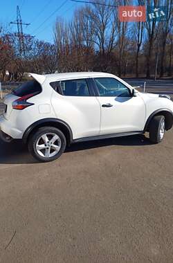 Внедорожник / Кроссовер Nissan Juke 2019 в 