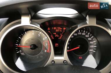 Внедорожник / Кроссовер Nissan Juke 2017 в 