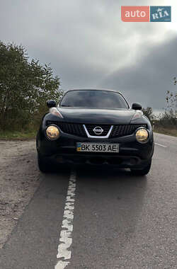 Внедорожник / Кроссовер Nissan Juke 2011 в Сарнах