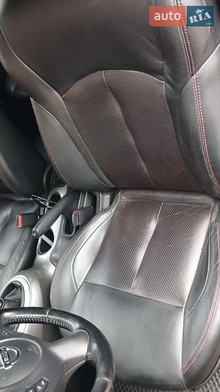 Внедорожник / Кроссовер Nissan Juke 2013 в Сарнах