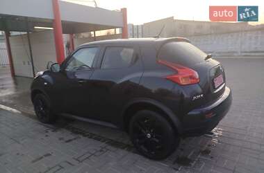 Внедорожник / Кроссовер Nissan Juke 2011 в 