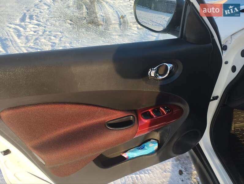 Внедорожник / Кроссовер Nissan Juke 2011 в Каменец-Подольском