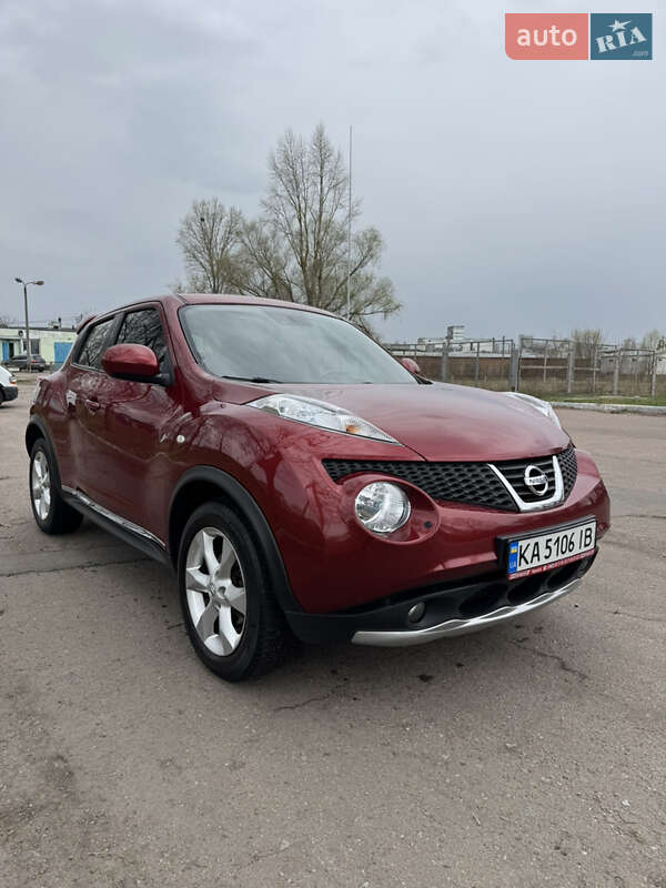 Позашляховик / Кросовер Nissan Juke 2012 в 