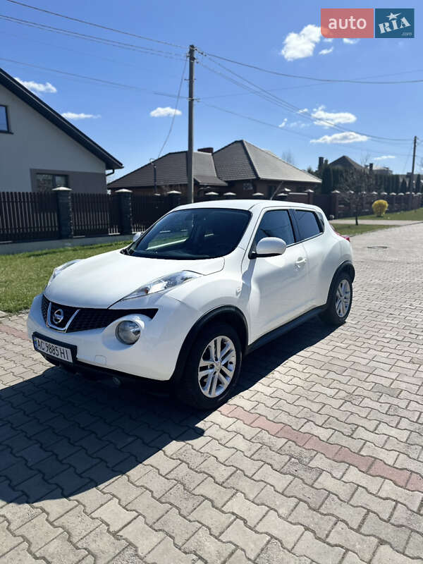 Внедорожник / Кроссовер Nissan Juke 2010 в 