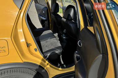 Внедорожник / Кроссовер Nissan Juke 2015 в 