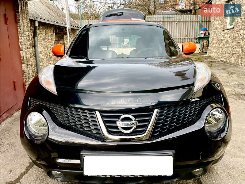Позашляховик / Кросовер Nissan Juke 2014 в 