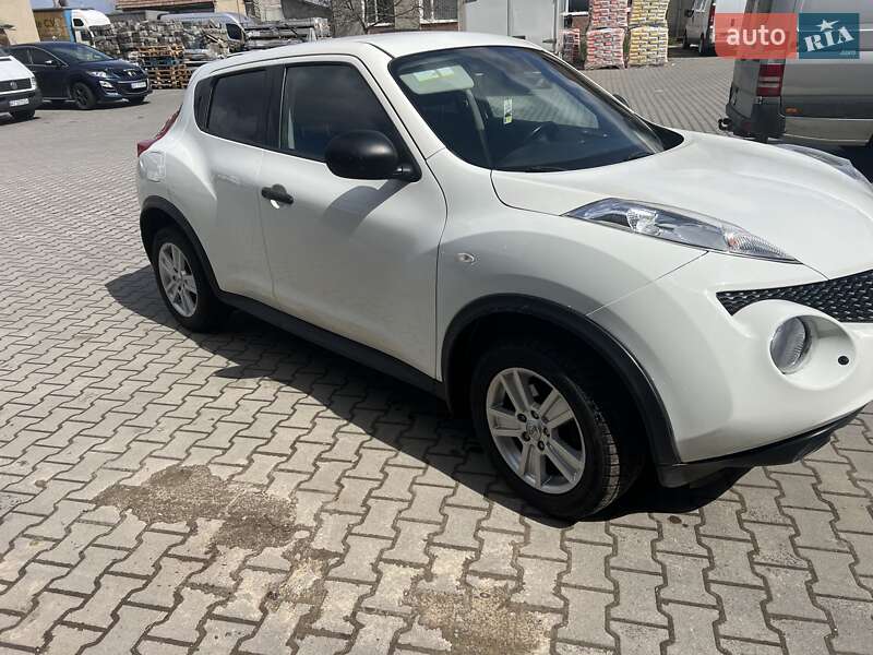 Внедорожник / Кроссовер Nissan Juke 2013 в 