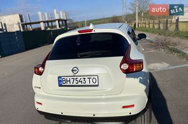 Внедорожник / Кроссовер Nissan Juke 2011 в 