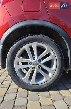 Внедорожник / Кроссовер Nissan Juke 2011 в 