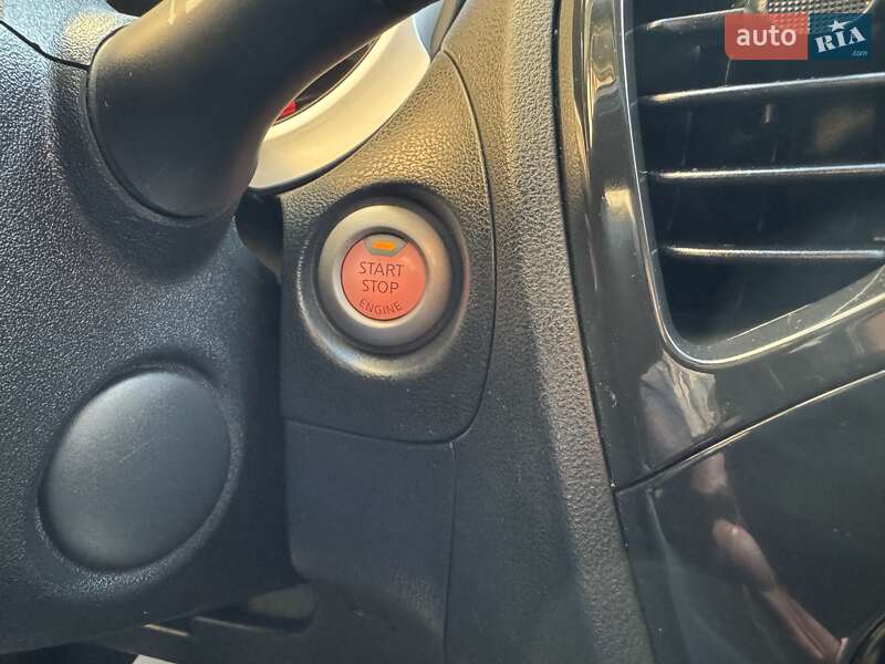 Позашляховик / Кросовер Nissan Juke 2012 в Калуші