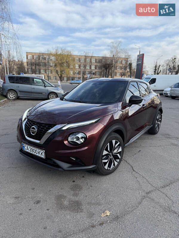 Внедорожник / Кроссовер Nissan Juke 2021 в 