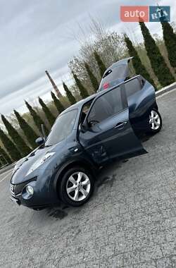Внедорожник / Кроссовер Nissan Juke 2010 в 