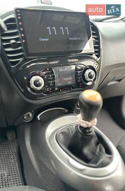 Внедорожник / Кроссовер Nissan Juke 2010 в 