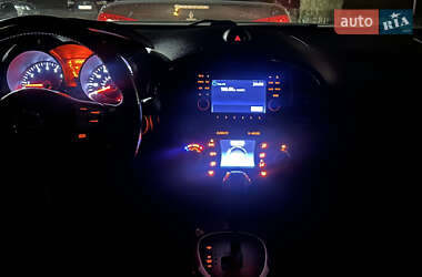 Внедорожник / Кроссовер Nissan Juke 2011 в 