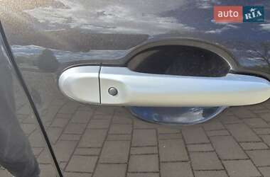 Внедорожник / Кроссовер Nissan Juke 2012 в 