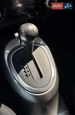 Внедорожник / Кроссовер Nissan Juke 2012 в 