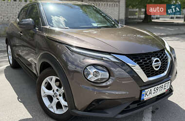 Внедорожник / Кроссовер Nissan Juke 2022 в 