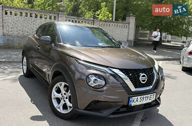 Внедорожник / Кроссовер Nissan Juke 2022 в 