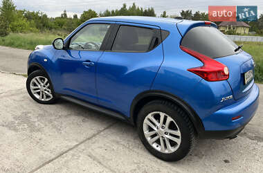 Позашляховик / Кросовер Nissan Juke 2010 в 