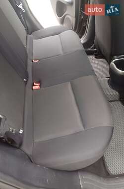 Внедорожник / Кроссовер Nissan Juke 2012 в 