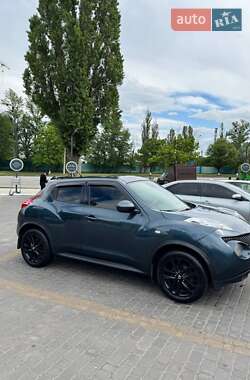 Позашляховик / Кросовер Nissan Juke 2013 в 