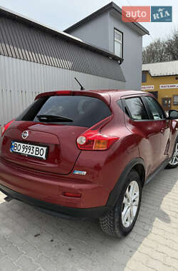 Внедорожник / Кроссовер Nissan Juke 2010 в 