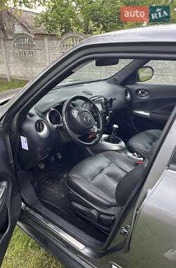 Позашляховик / Кросовер Nissan Juke 2010 в 