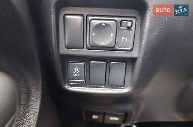 Внедорожник / Кроссовер Nissan Juke 2012 в 