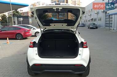 Позашляховик / Кросовер Nissan Juke 2021 в 