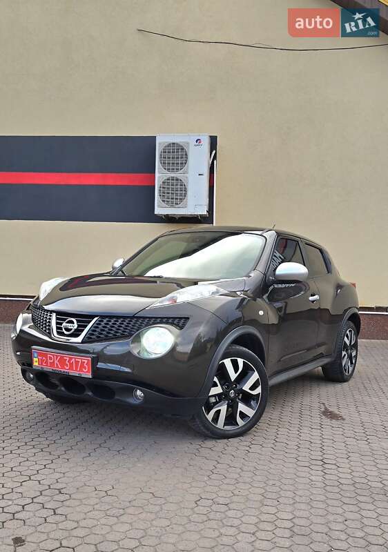 Внедорожник / Кроссовер Nissan Juke 2012 в 