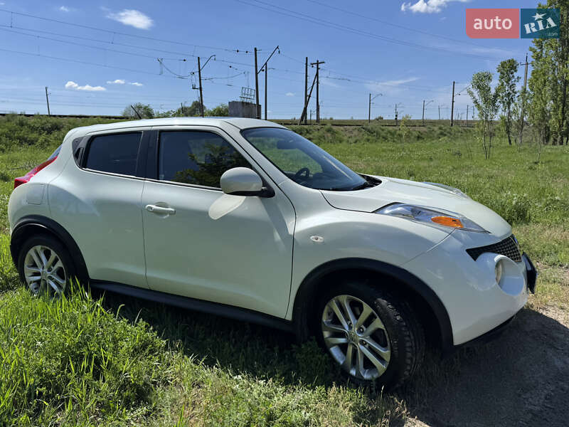 Внедорожник / Кроссовер Nissan Juke 2011 в 