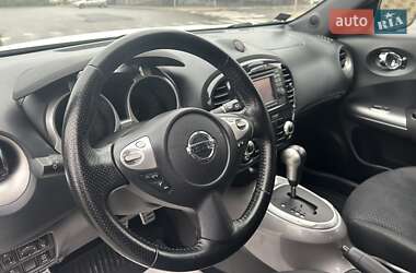 Позашляховик / Кросовер Nissan Juke 2010 в 