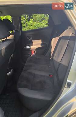 Внедорожник / Кроссовер Nissan Juke 2010 в 