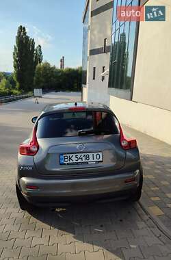 Внедорожник / Кроссовер Nissan Juke 2011 в 